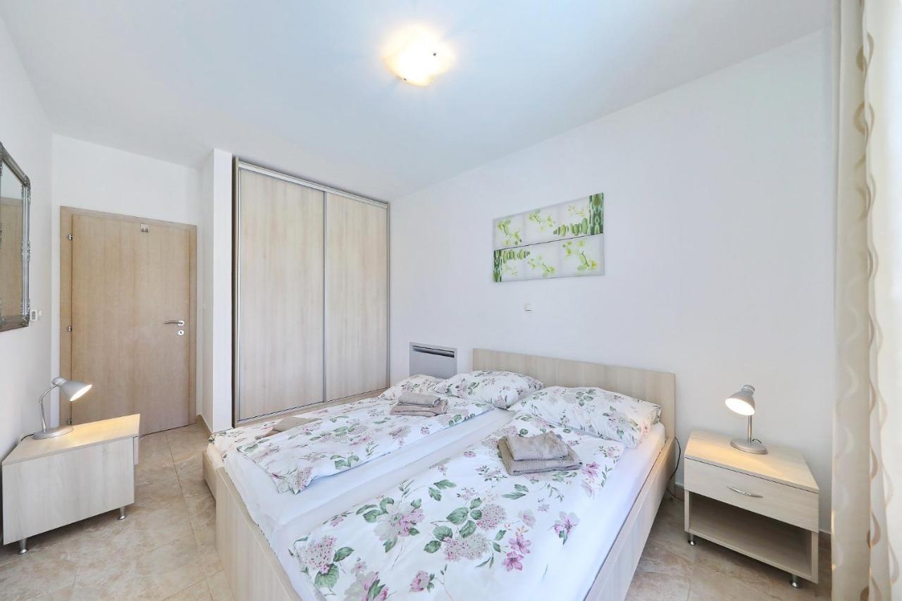 Apartments Punta Privlaka  Bagian luar foto